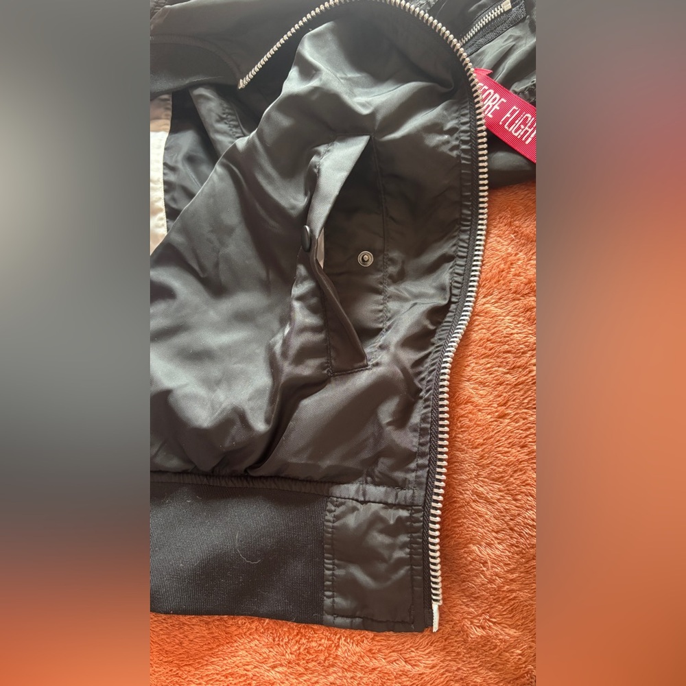 Alpha Industries Black Bomber Jacket for Women - Picture 10 of 14